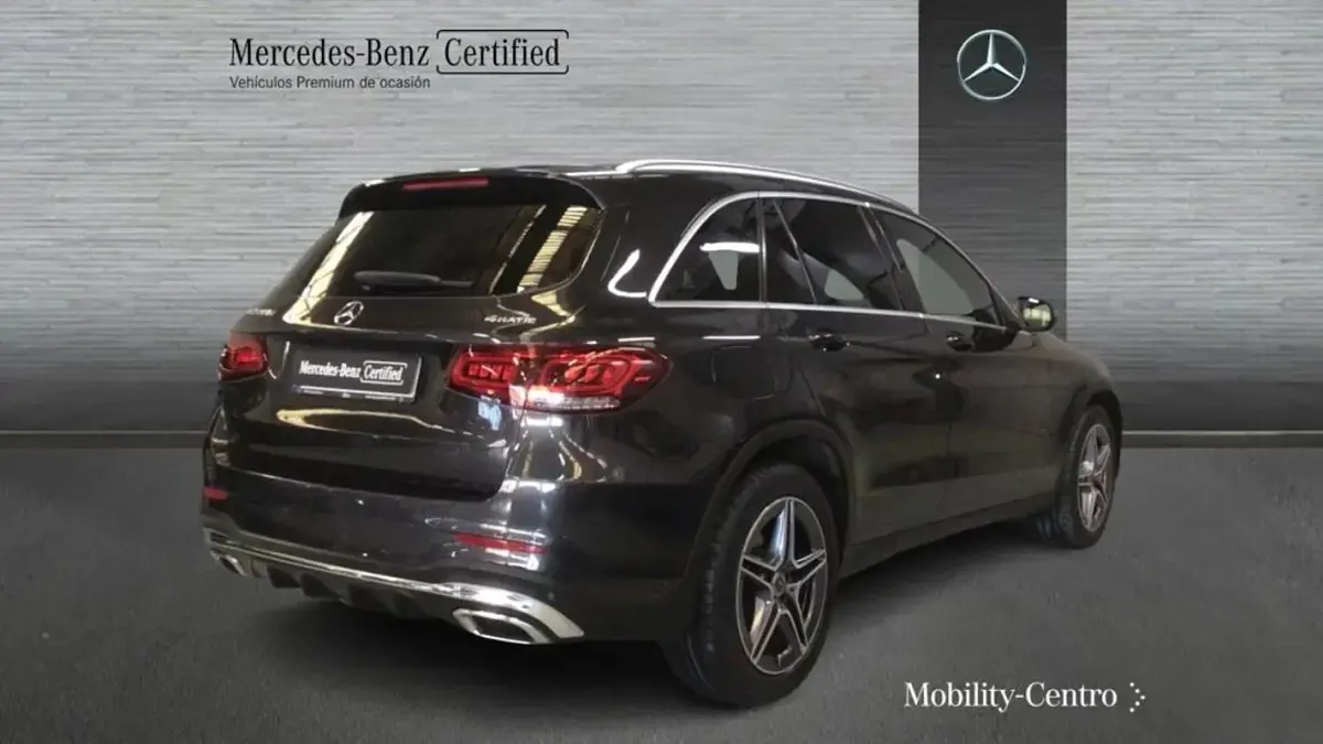 Käytetty Mercedes GLC200 AMG line 163 HP (119 kW) 2019 Harmaa Katumaasturi