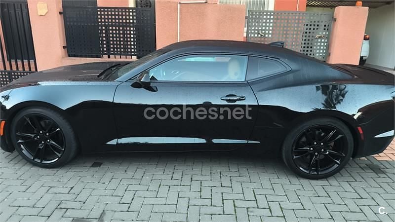 Usado Chevrolet Camaro 432 CV (317 kW) 2015 Negro Coupe