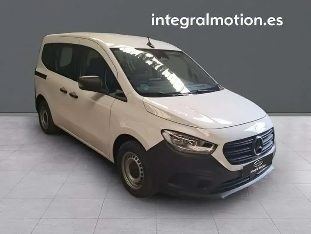 Usado Mercedes Citan 112 116 CV (85 kW) 2023 Blanco Monovolumen