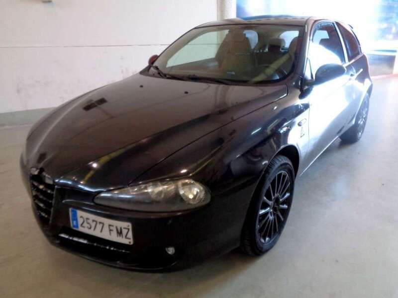 Negro Usado 2007 Alfa Romeo 147 Distinctive Utilitario | 1740 € (Super precio) - Imagen 1/4