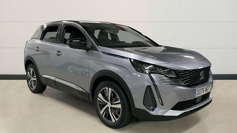 Usado Peugeot 3008 Allure 130 CV (95 kW) 2023 Gris SUV