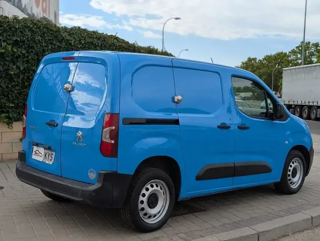 Usado Peugeot Partner Premium 100 CV (73 kW) 2019 Azul Monovolumen