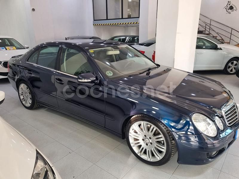 Usado Mercedes E220 Avantgarde 170 CV (125 kW) 2009 Negro Berlina