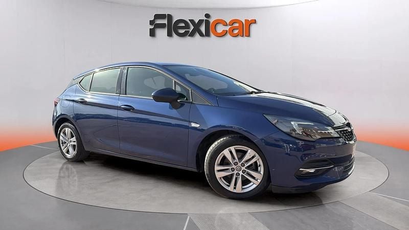 Usado Opel Astra Business Elegance 130 CV (95 kW) 2020 Azul Berlina