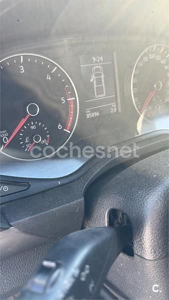 Usado VW Amarok 163 CV (119 kW) 2019 Gris / plata Pickup/Camioneta