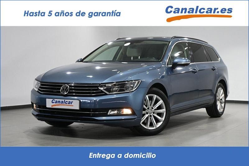 Usado VW Passat Advance 150 CV (110 kW) 2017 Azul Familiar