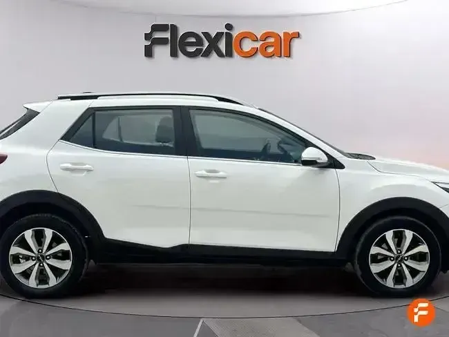 Usado Kia Stonic 100 CV (73 kW) 2022 Blanco SUV