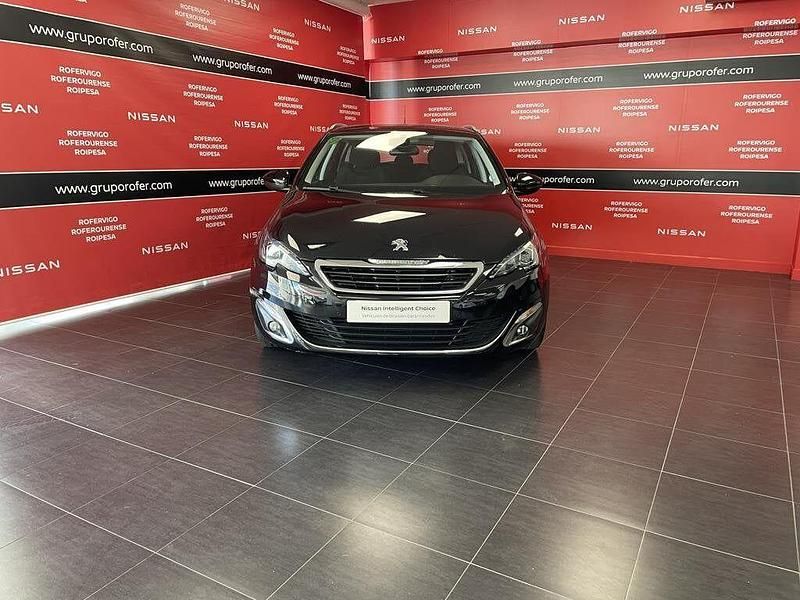 Usado Peugeot 308 SW Allure 130 CV (95 kW) 2017 Negro Familiar