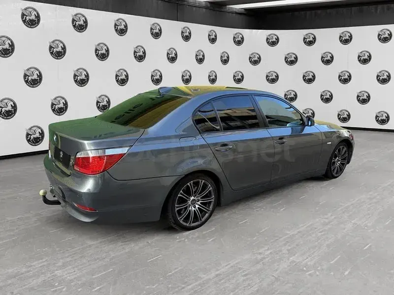 Usado BMW 525 Comfort Edition 177 CV (130 kW) 2007 Gris / plata Berlina