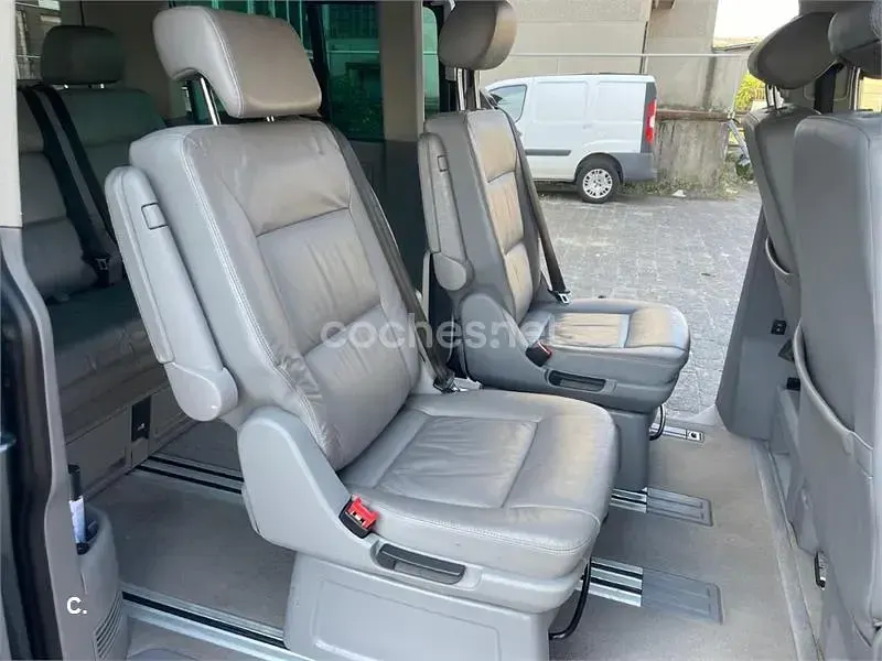 Käytetty VW Multivan Highline 174 HP (127 kW) 2006 Harmaa Tila-auto