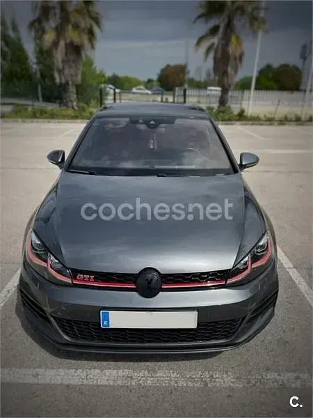Usado VW Golf VII GTI 245 CV (180 kW) 2018 Gris / plata Berlina