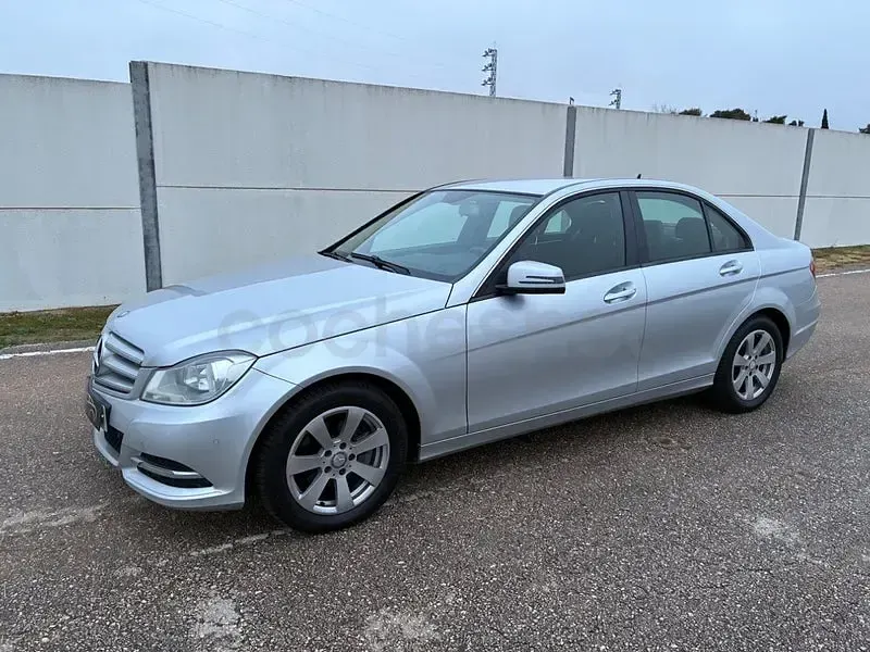 Usado Mercedes C200 Edition 136 CV (100 kW) 2013 Gris / plata Berlina