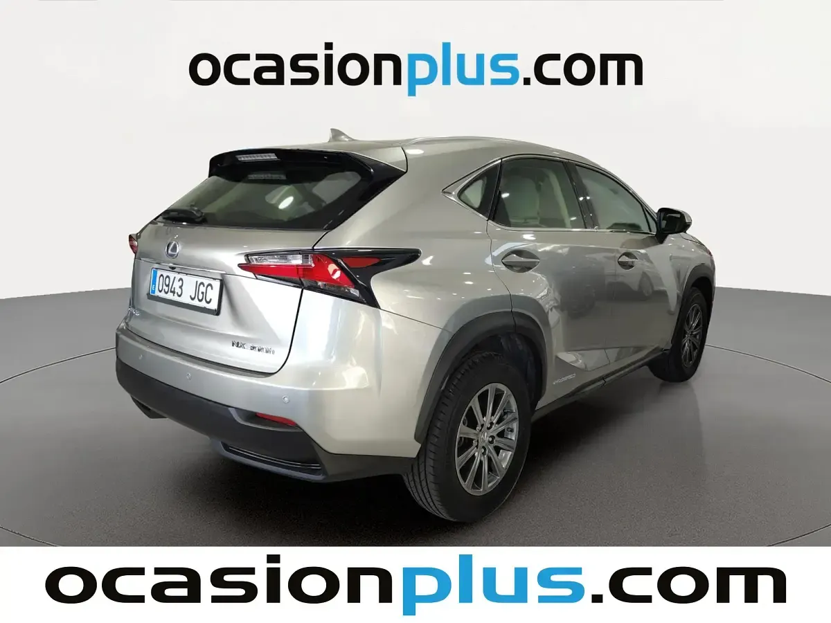 Usado Lexus NX300h 197 CV (144 kW) 2015 Gris plata SUV
