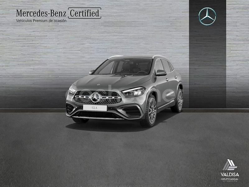 Usado Mercedes GLA200 AMG line 150 CV (110 kW) 2025 Gris montaña SUV