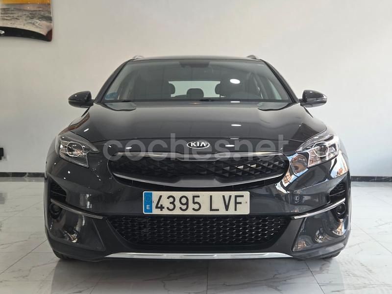 Usado Kia XCeed 141 CV (103 kW) 2021 Gris / plata SUV