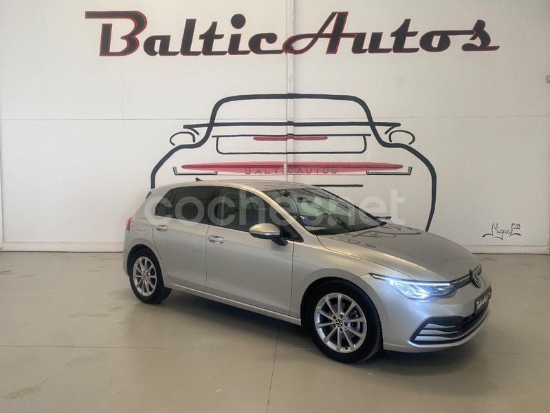 Usado VW Golf VIII 110 CV (80 kW) 2021 Gris / plata Berlina