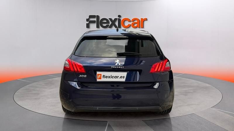 Usado Peugeot 208 Allure 102 CV (75 kW) 2024 Negro Utilitario