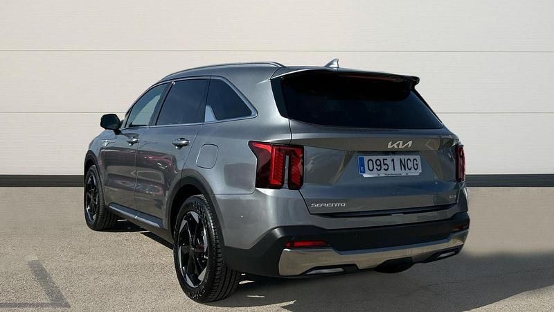 Usado Kia Sorento 215 CV (158 kW) 2025 Gris SUV