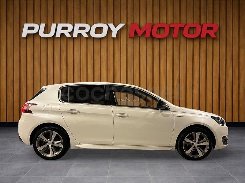 Usado Peugeot 308 GT-line 130 CV (95 kW) 2015 Blanco Berlina