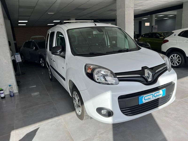 Usado Renault Kangoo LIMITED 95 CV (69 kW) 2019 Blanco Monovolumen