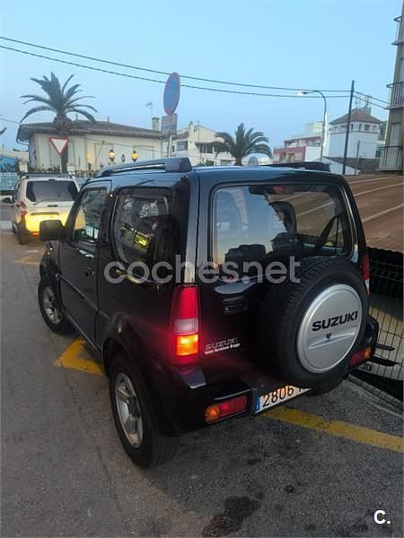 Usado Suzuki Jimny 85 CV (62 kW) 2010 Negro SUV