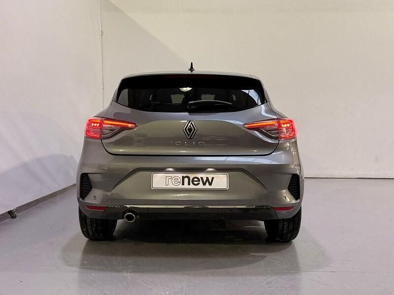 Usado Renault Clio V Techno 90 CV (66 kW) 2024 Gris Berlina