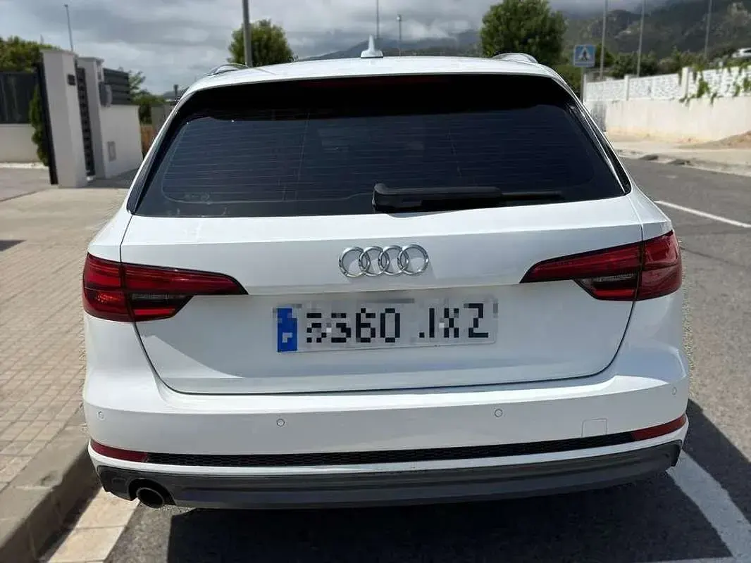 Usado Audi A4 150 CV (110 kW) 2017 Blanco Familiar