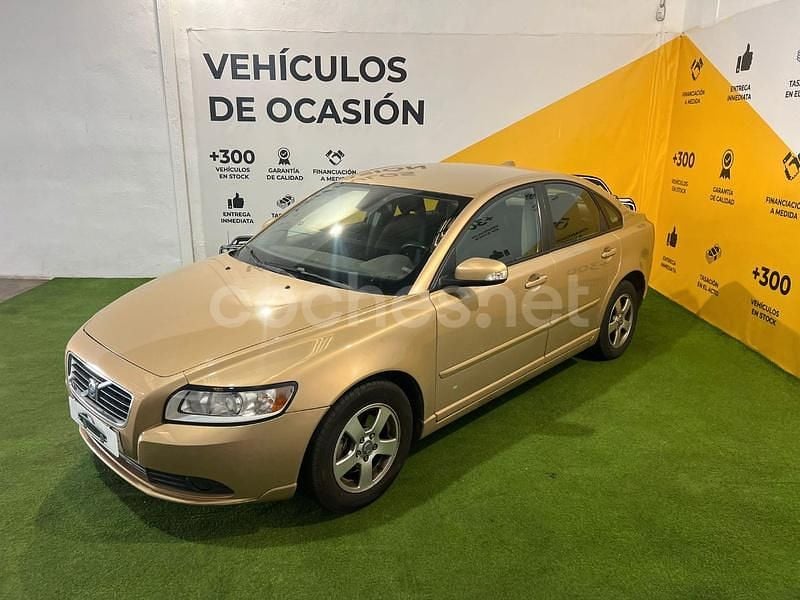 Marrón Usado 2007 Volvo S40 Summum Berlina | 3990 € (Precio justo) - Imagen 1/4
