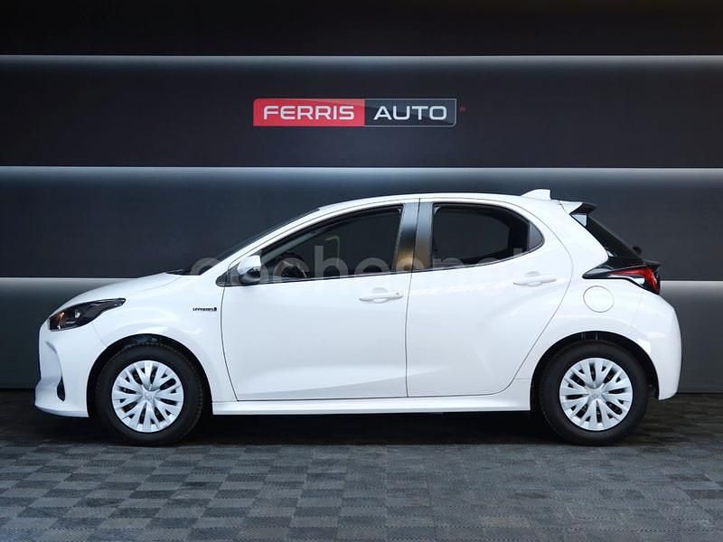 Usado Toyota Yaris Hybrid Business Edition 116 CV (85 kW) 2022 Blanco Berlina