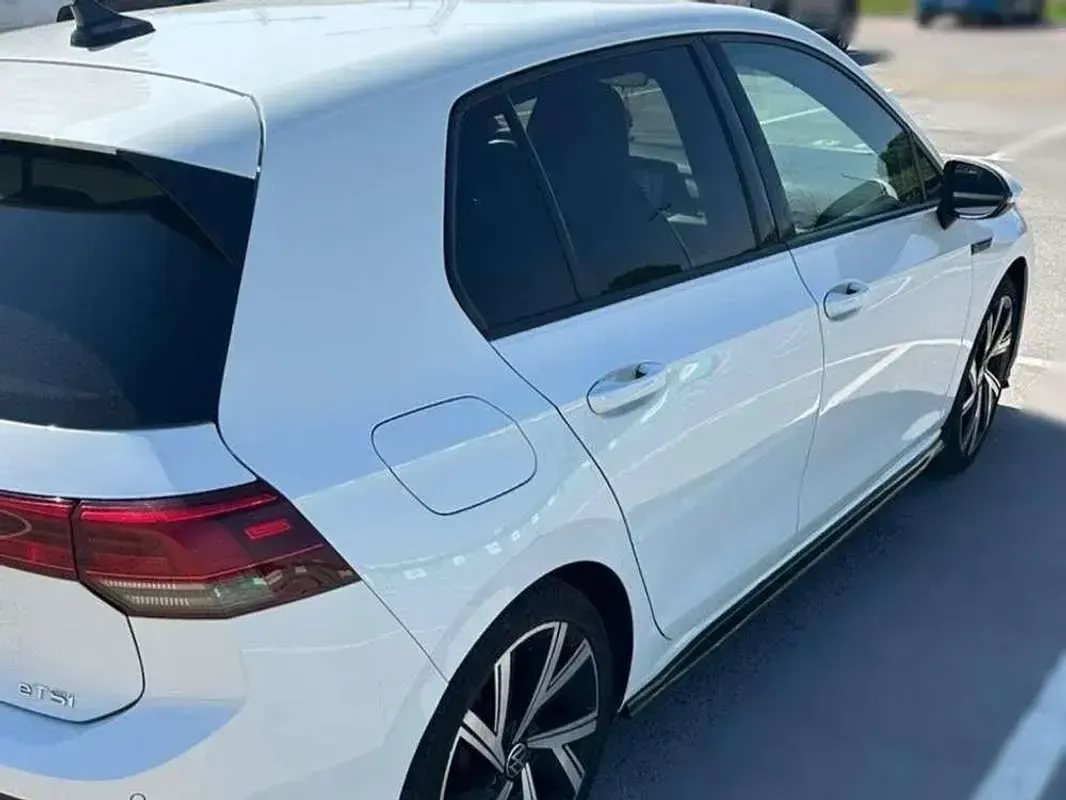 Occasion VW Golf VIII R-line 150 ch (110 kW) 2021 Blanc Berline