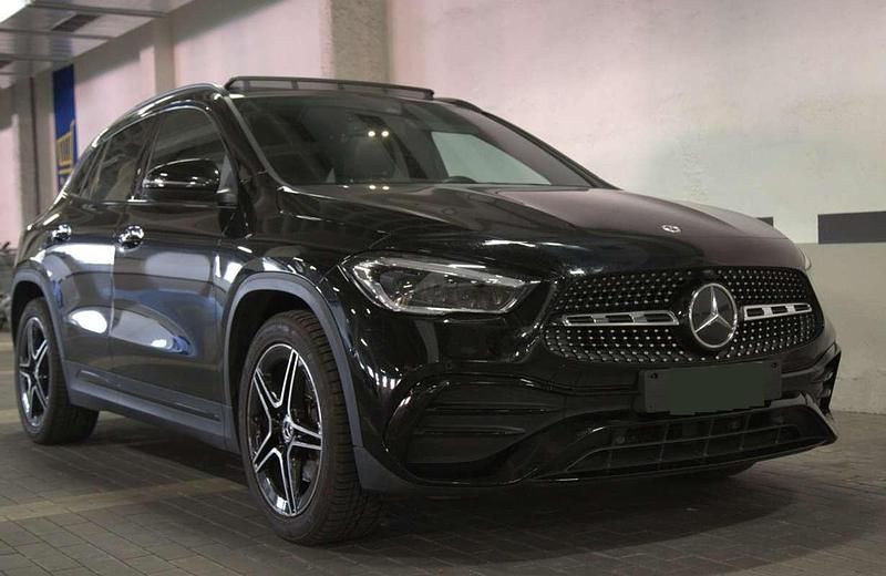 Negro Usado 2022 Mercedes GLA220 SUV | 29.870 € (Precio justo) - Imagen 1/4