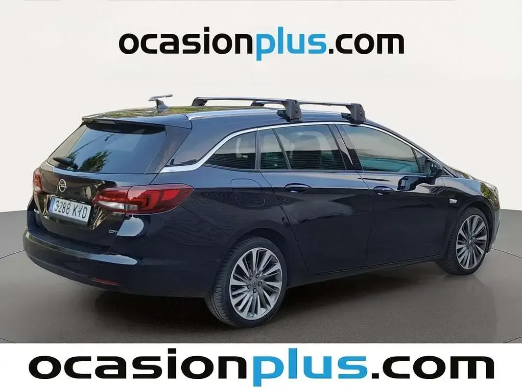 Usado Opel Astra Innovation 136 CV (100 kW) 2019 Negro Familiar
