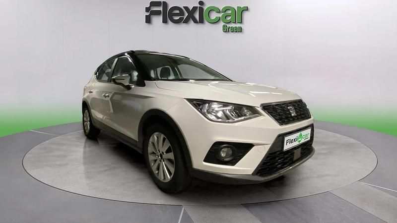 Usado Seat Arona Style 110 CV (80 kW) 2021 Blanco SUV