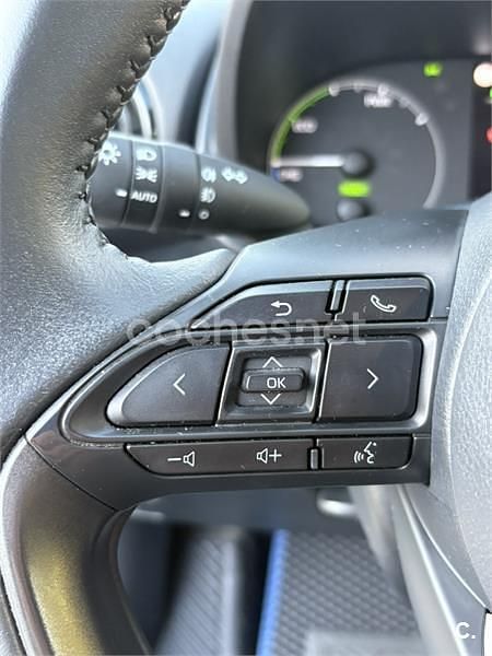 Blanco Usado 2023 Toyota Yaris Hybrid Active Berlina | 18.200 € (Super precio) - Imagen 1/4
