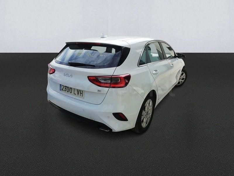 Usado Kia Ceed 100 CV (73 kW) 2021 Blanco Utilitario