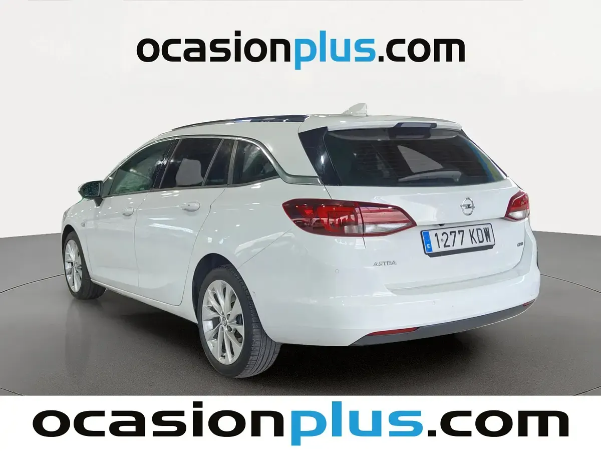 Usado Opel Astra Excellence 136 CV (100 kW) 2017 Blanco Monovolumen