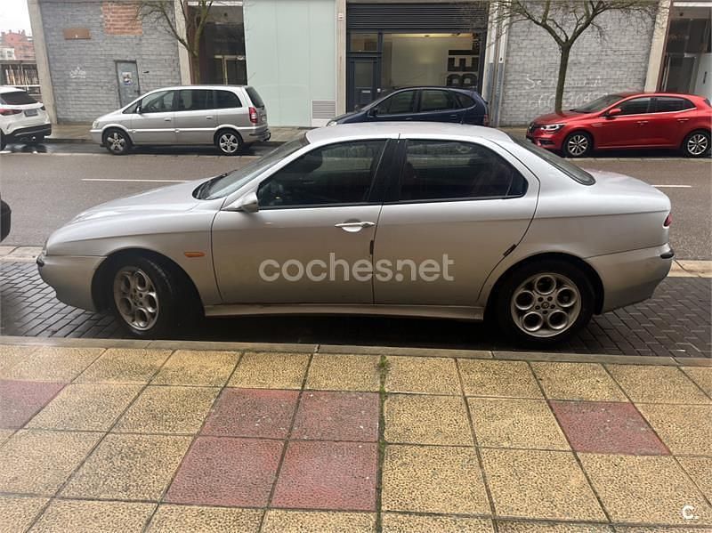 Gris / plata Usado 2001 Alfa Romeo 156 Distinctive Berlina | 700 € - Imagen 1/4