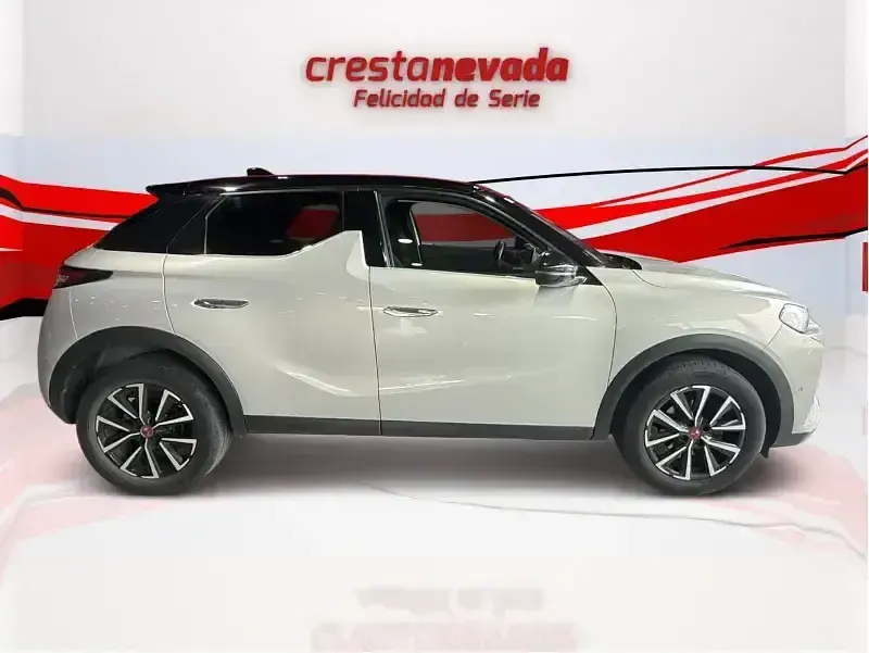 Usado DS Automobiles DS3 Crossback Performance 131 CV (96 kW) 2023 Gris / plata SUV