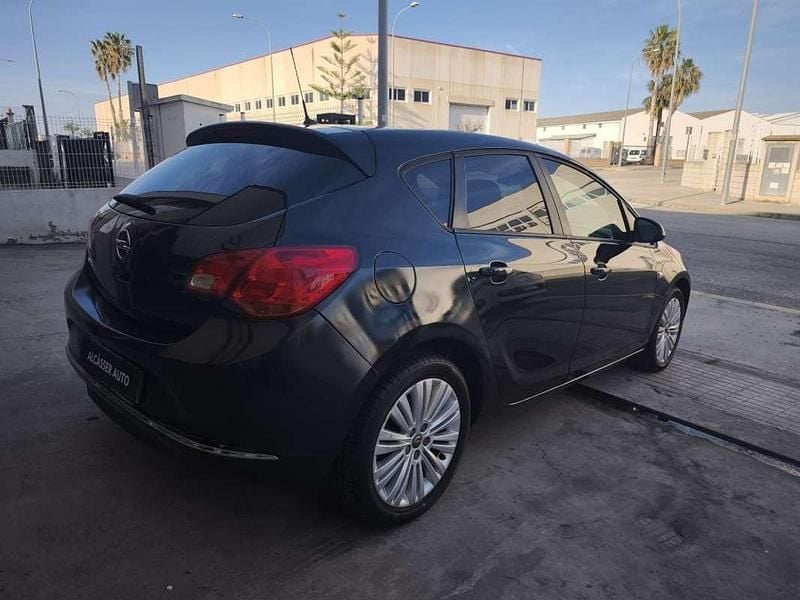 Usado Opel Astra Selective 116 HP (85 kW) 2015 Preto Citadino