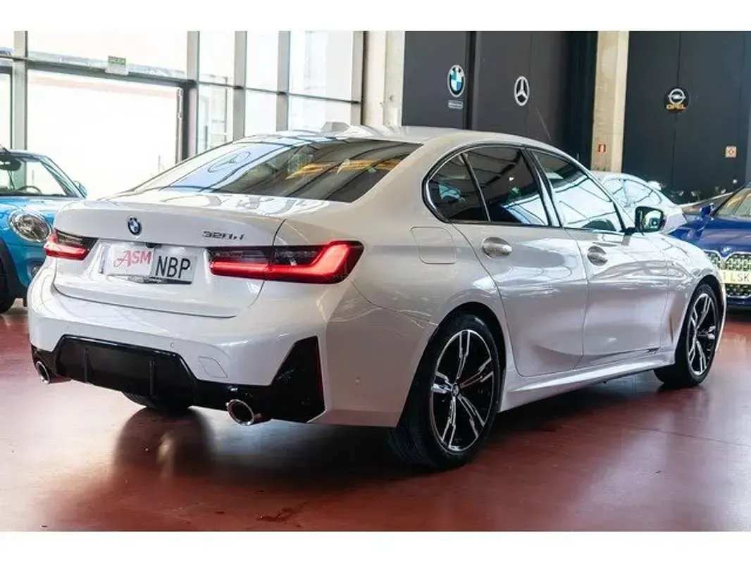 Usado BMW 320 Sport Line 190 CV (139 kW) 2025 Blanco Berlina