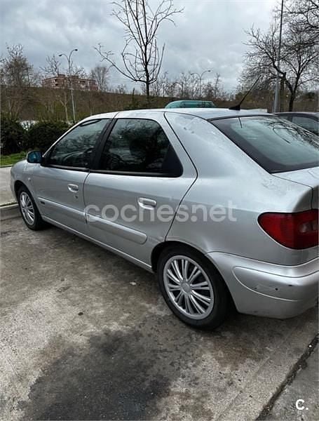 Usado Citroën Xsara Exclusive 90 CV (66 kW) 2002 Gris / plata Berlina