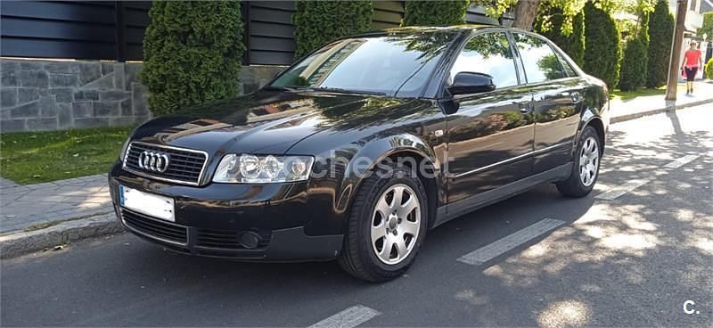 Usado Audi A4 150 CV (110 kW) 2001 Negro Berlina