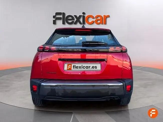 Usado Peugeot 2008 Active 100 CV (73 kW) 2023 Rojo SUV