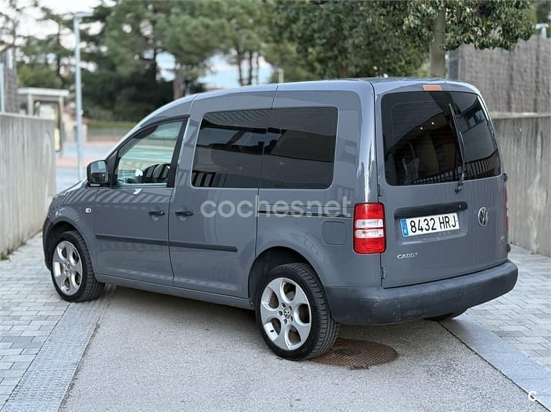 Usado VW Caddy Comfortline 102 CV (75 kW) 2014 Gris / plata Monovolumen