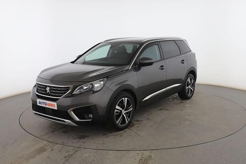 Usado Peugeot 5008 Allure 130 CV (95 kW) 2020 Gris SUV
