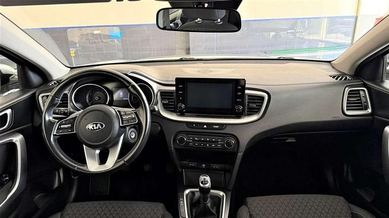 Usado Kia XCeed 120 CV (88 kW) 2020 Plateado SUV