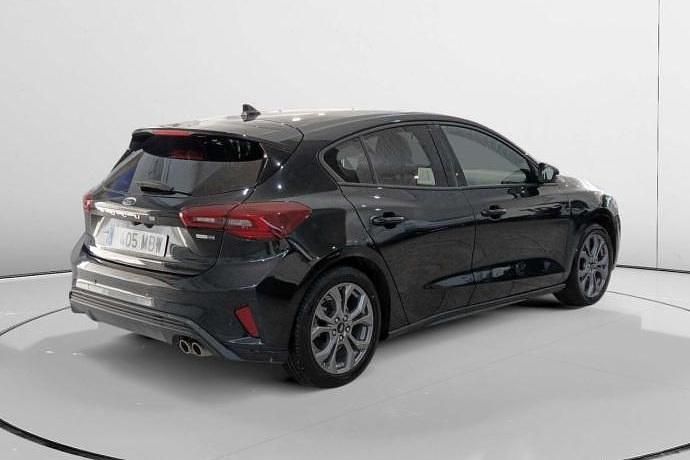 Usado Ford Focus ST-Line 126 CV (92 kW) 2023 Negro Utilitario