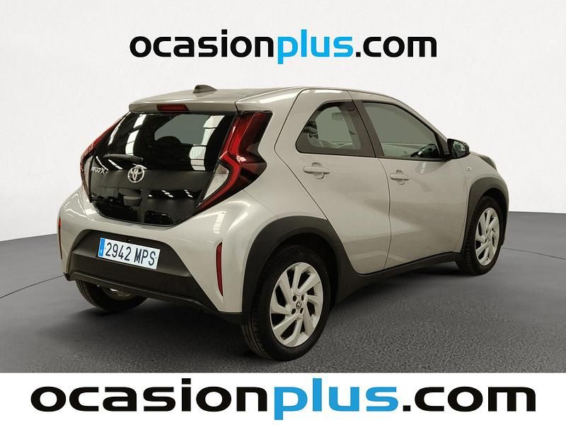 Usado Toyota Aygo X Play 72 CV (52 kW) 2024 Gris SUV