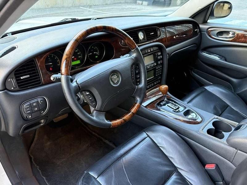 Usado Jaguar XJ6 Executive 239 CV (175 kW) 2006 Blanco Berlina