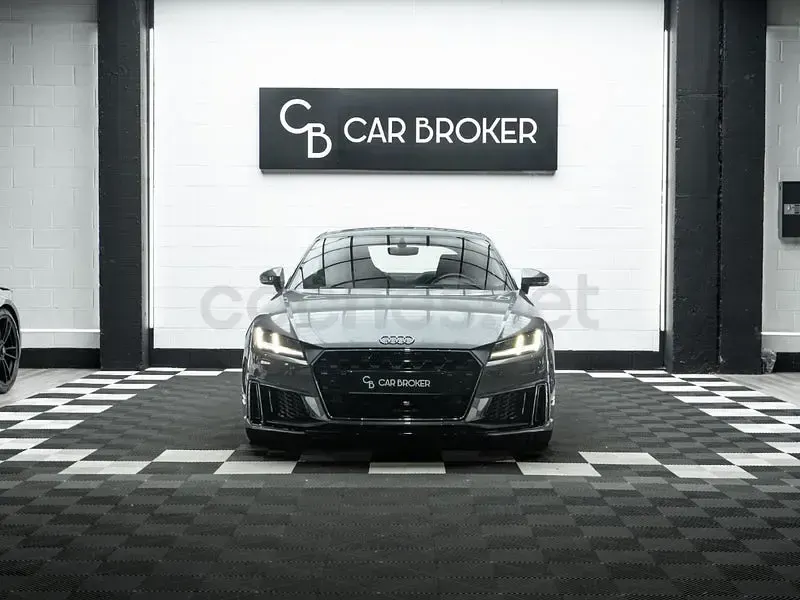 Usado Audi TT S-Line 197 CV (144 kW) 2019 Gris / plata Coupe